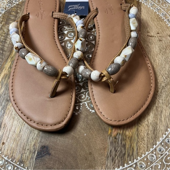 NWT New Decoratived Stoned Flip Flops - Picture 5 of 12